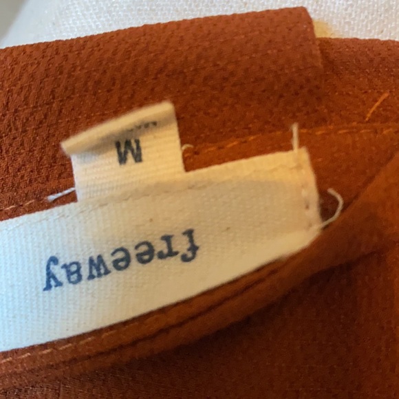 Freeway Burnt Orange Pleated Blouse Top - Picture 4 of 4